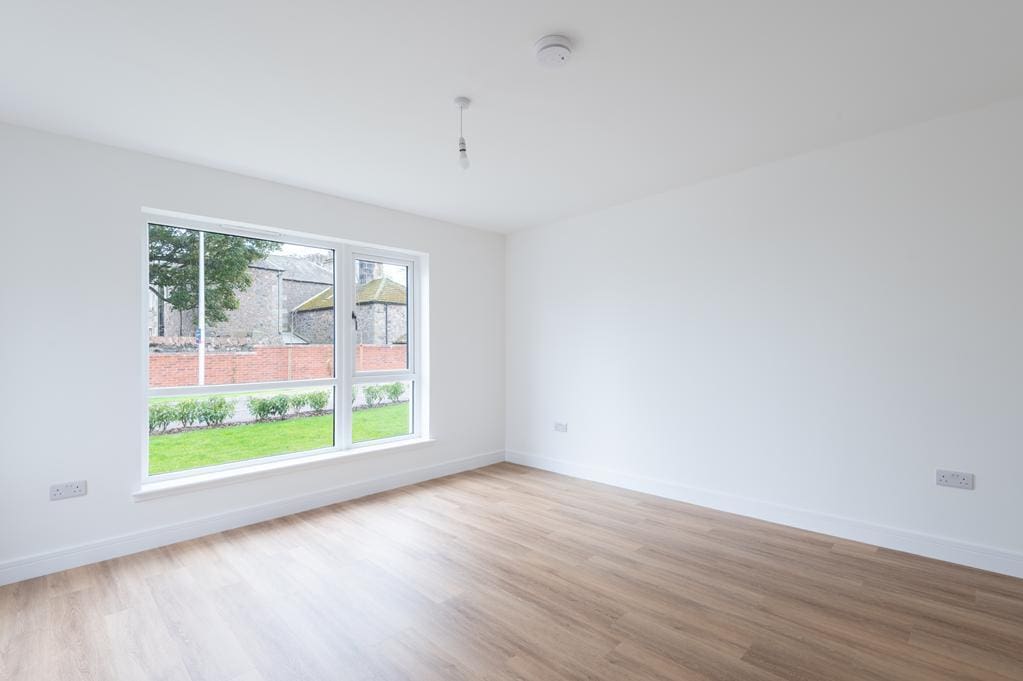 CUP1517JMP LIVING ROOM right.jpg