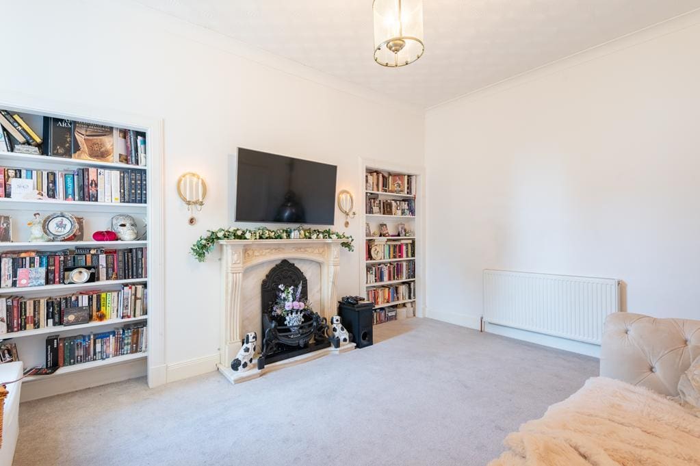 LEV1501PEM LIVING ROOM rear.jpg