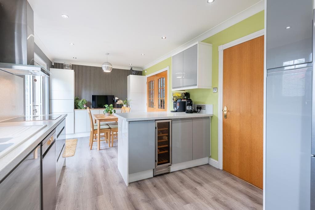 LEV1502JMP KITCHEN AGAIN.jpg