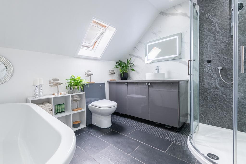 CUP1513JMP BATHROOM.jpg