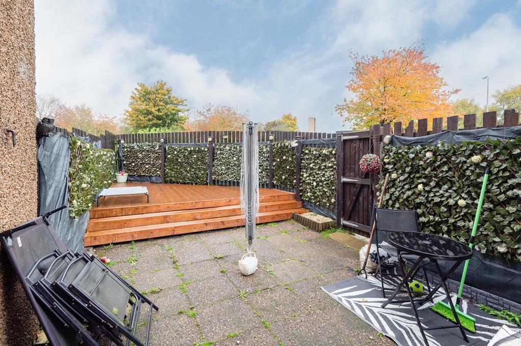 LEV1511JMP GARDEN.jpg