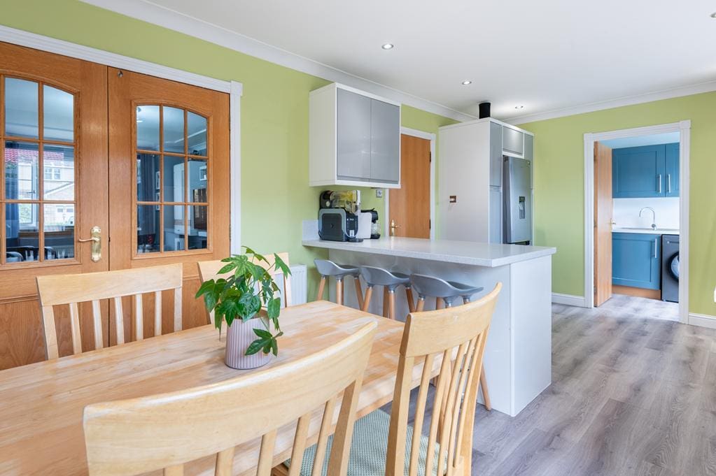 LEV1502JMP KITCHEN LEFT.jpg