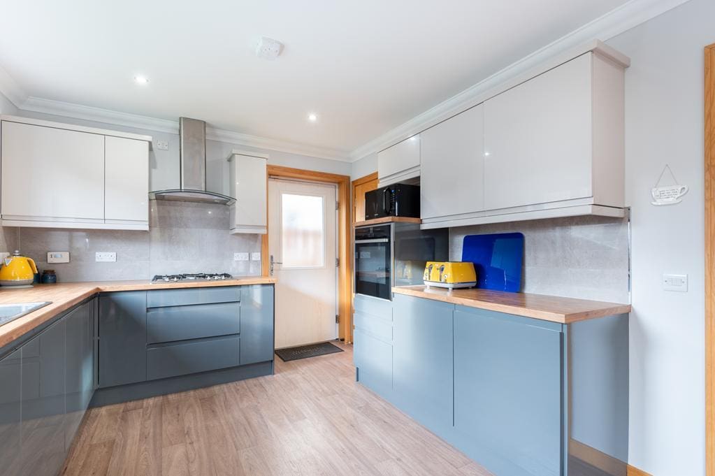 KITCHEN AGAIN